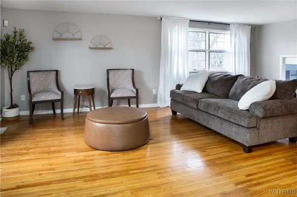 $3,000 | 193 Thistle Lea, Amherst, NY 14221