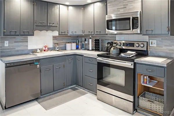 $3,000 | 193 Thistle Lea, Amherst, NY 14221