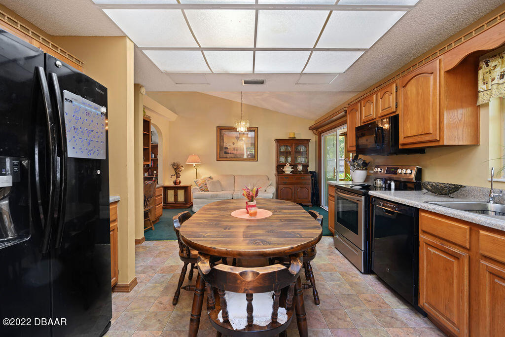 2160 Wilmhurst Road DeLand, FL 32720 - Photo 9 of 28 Kitchen