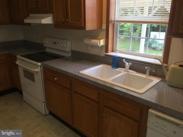 21269 Dover Bridge Road, Unit 5 Preston, MD 21655 - Photo 7 of 21 Kitchen