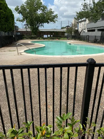 $1,000 | 9797 Leawood Boulevard, Unit 306, Houston, TX 77099