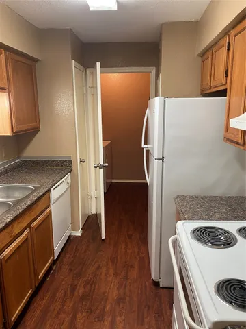 $1,000 | 9797 Leawood Boulevard, Unit 306, Houston, TX 77099