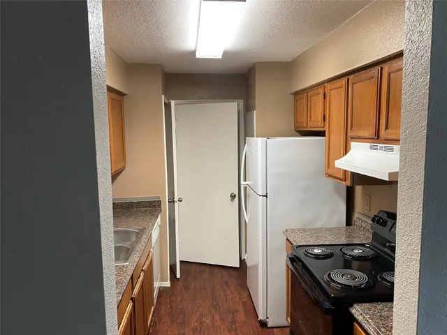 $1,000 | 9797 Leawood Boulevard, Unit 306, Houston, TX 77099