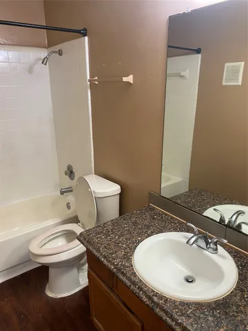 $1,000 | 9797 Leawood Boulevard, Unit 306, Houston, TX 77099
