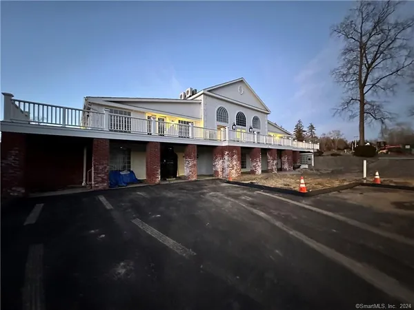 $1,190 | 3 Banner Road, Unit 107, East Haddam, CT 06469