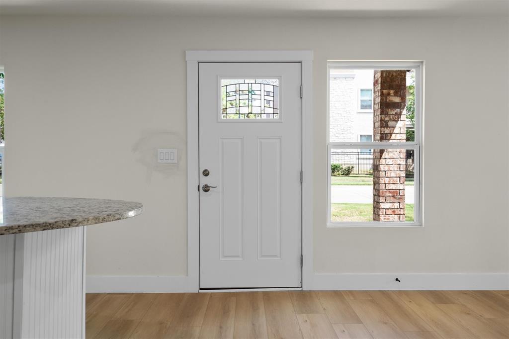 112 Inman Street Denton, TX 76205 - Photo 9 of 36
