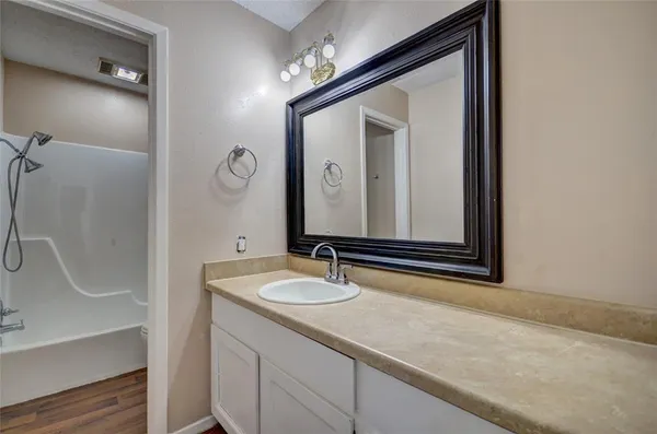 $1,650 | 3319 Crites Street, Unit 203, Richland Hills, TX 76118