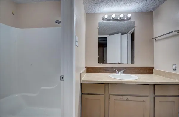 $1,650 | 3319 Crites Street, Unit 203, Richland Hills, TX 76118