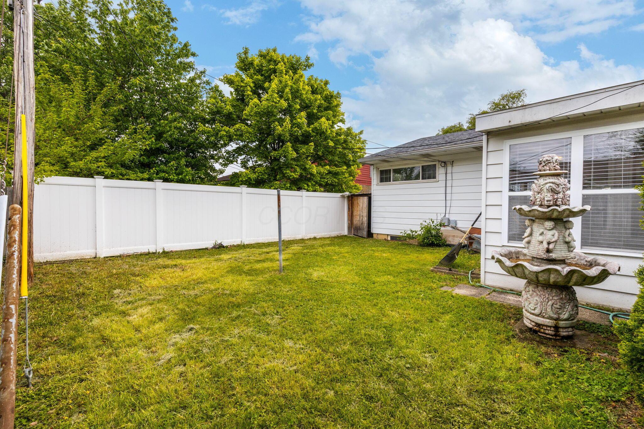 2913 Gerbert Road Columbus, OH 43224 - Photo 8 of 42 2026-5-8 2913 Gerbert Rd 006