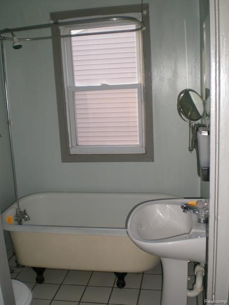 1845 Martin Road Ferndale, MI 48220 - Photo 8 of 12 Bathroom