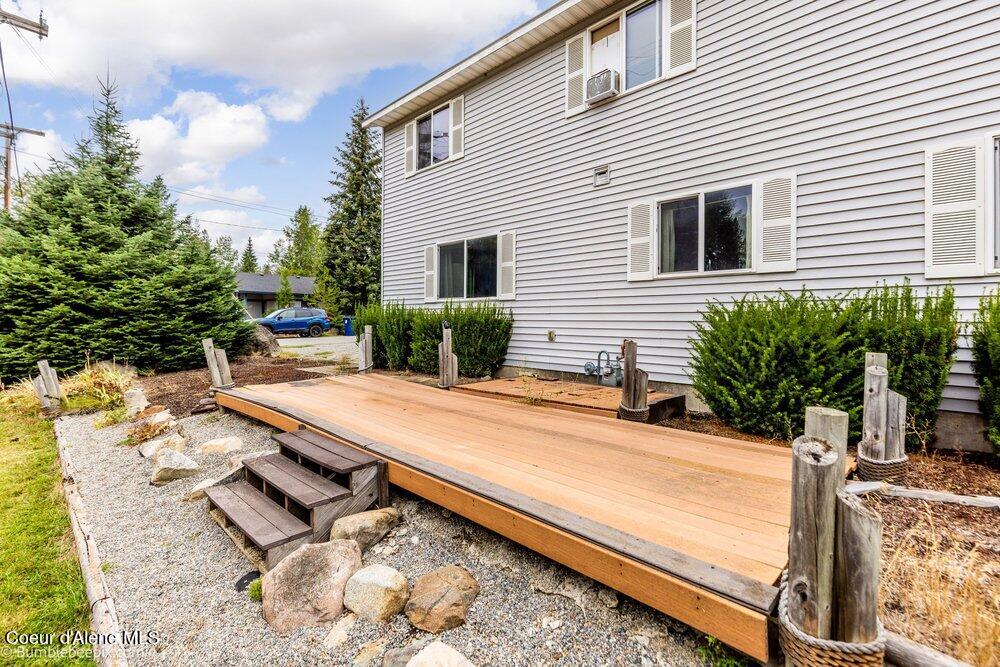 34400 North Cherokee Road Bayview, ID 83803 - Photo 24 of 28 Deck