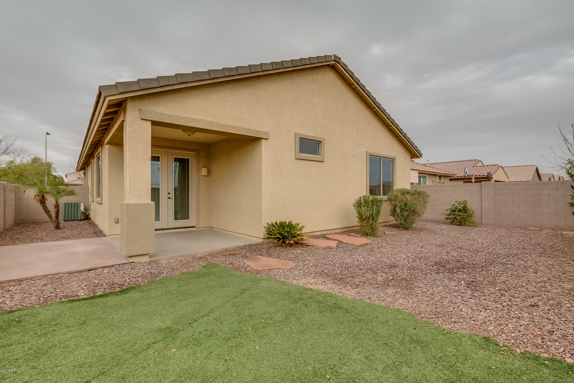 10129 West Chipman Road Tolleson, AZ 85353 - Photo 5 of 27 Chipman-26