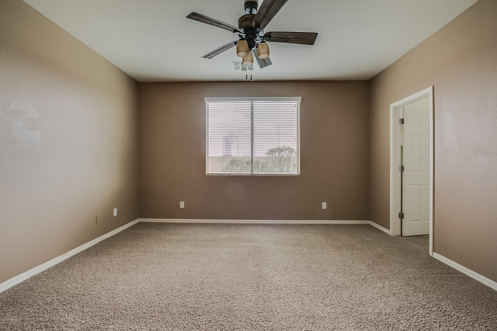 10129 West Chipman Road Tolleson, AZ 85353 - Photo 9 of 27 Chipman-08