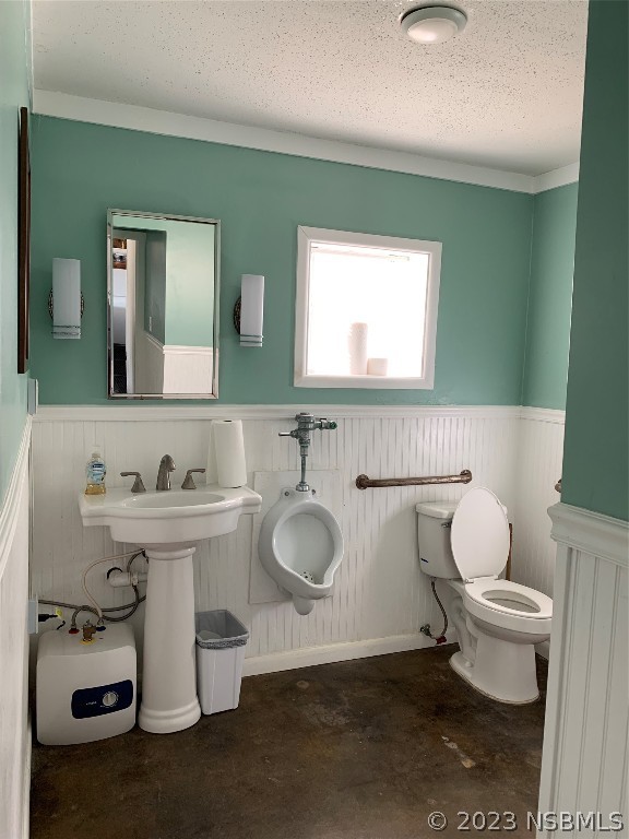 4391 Maple Avenue Edgewater, FL 32141 - Photo 43 of 50 a bathroom with a toilet sink and mirror