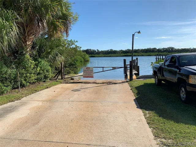 a view of a terrace with seating space