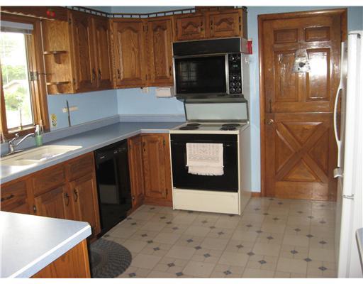 124 Germaine Road Butler, PA 16001 - Photo 4 of 12 Kitchen.