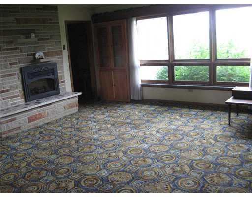 124 Germaine Road Butler, PA 16001 - Photo 5 of 12 Living Room.