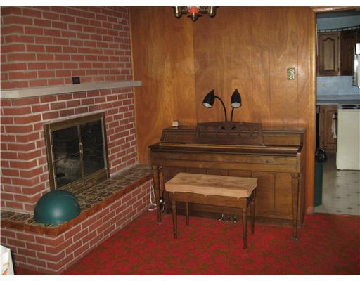 124 Germaine Road Butler, PA 16001 - Photo 6 of 12 Den.