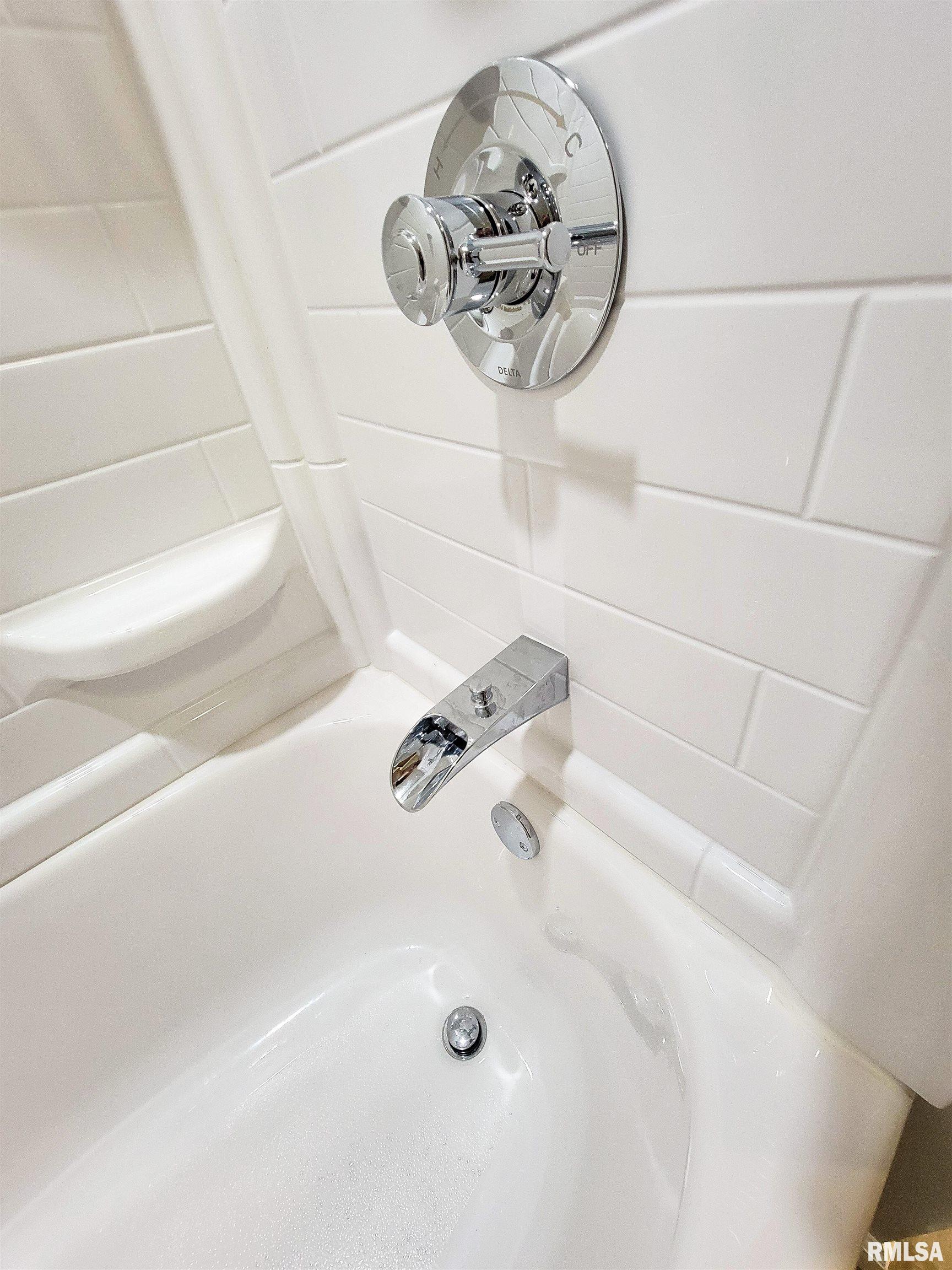427 East 4th Street Flora, IL 62839 - Photo 48 of 77 Gallery Image 48