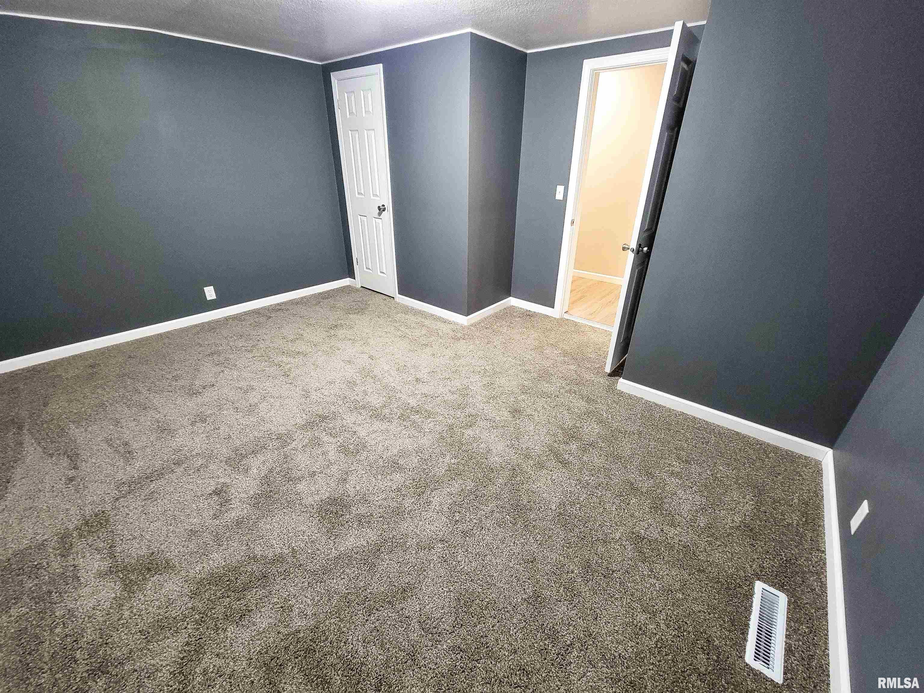 427 East 4th Street Flora, IL 62839 - Photo 49 of 77 Gallery Image 49