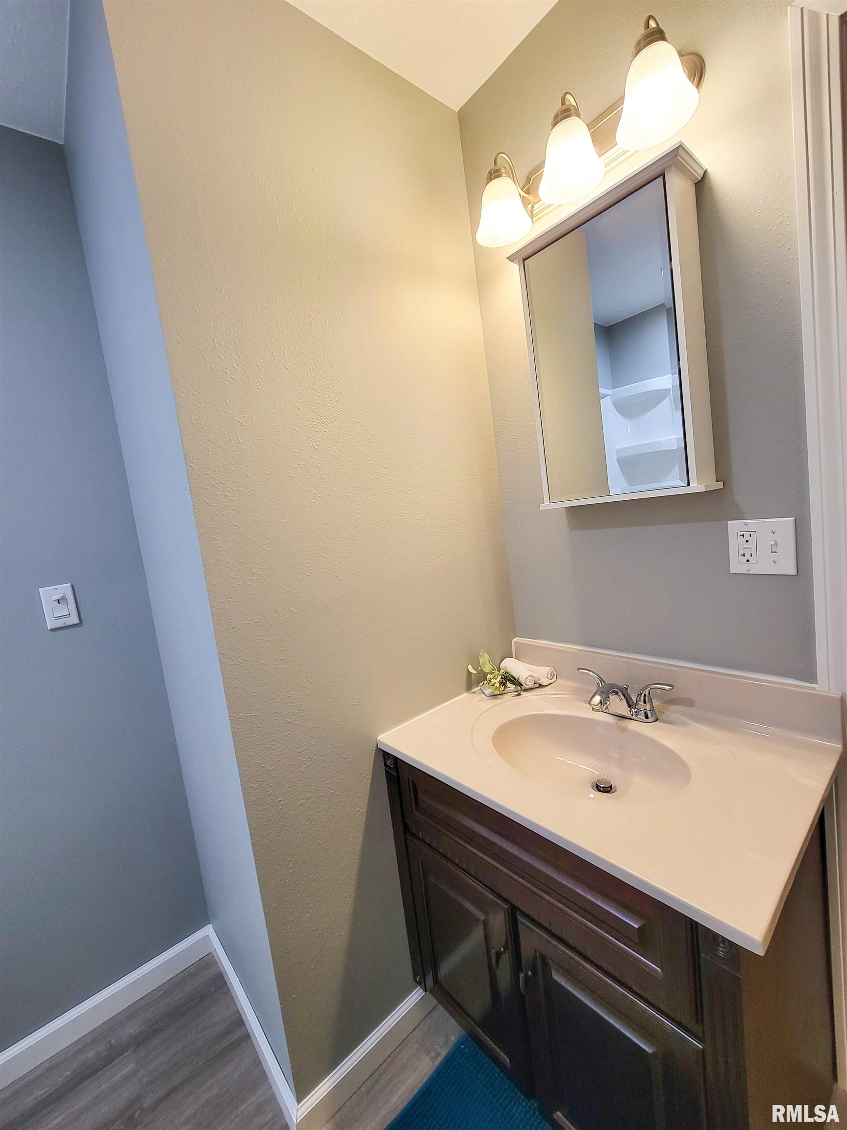 427 East 4th Street Flora, IL 62839 - Photo 57 of 77 Gallery Image 57