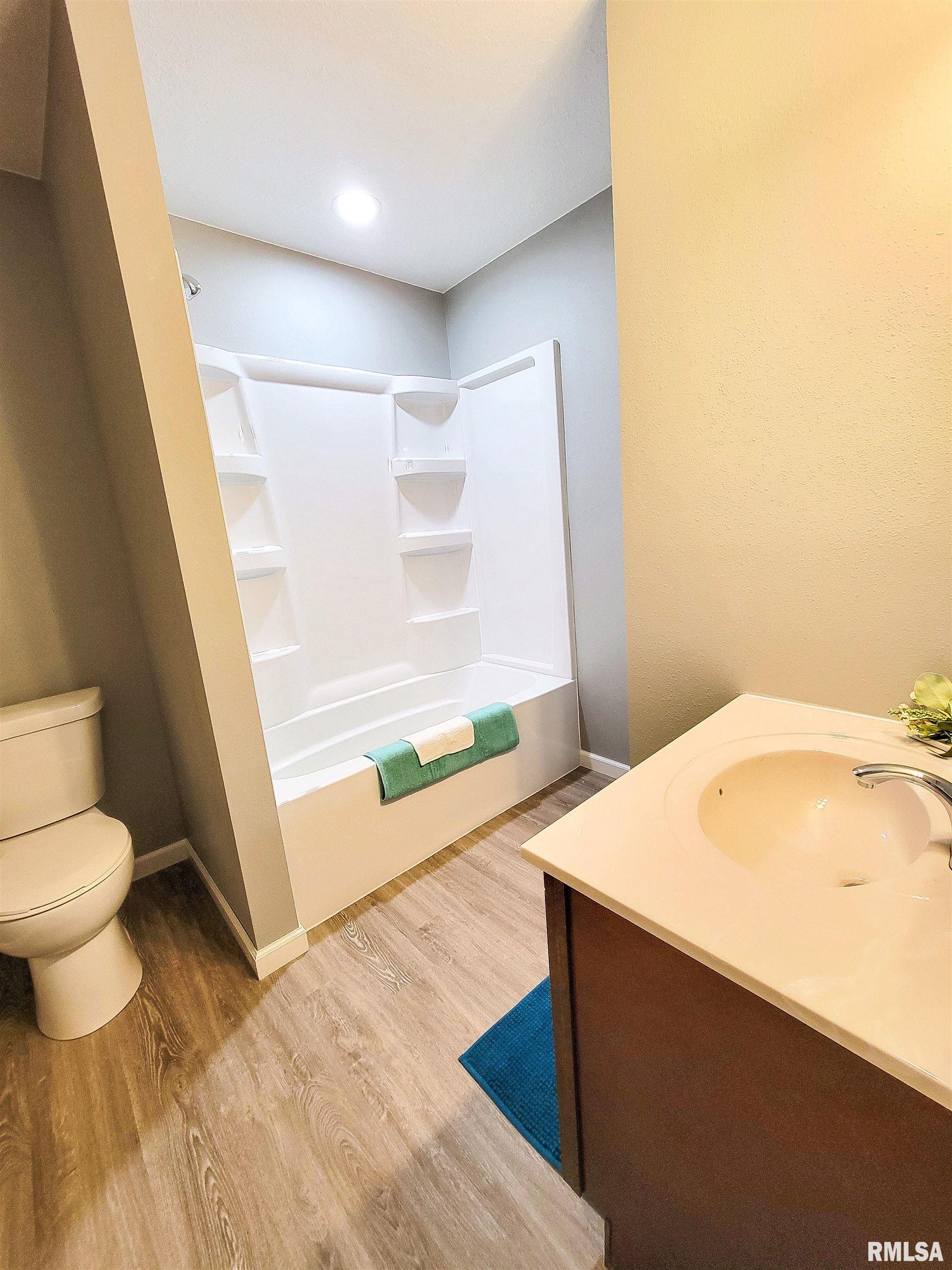 427 East 4th Street Flora, IL 62839 - Photo 58 of 77 Gallery Image 58