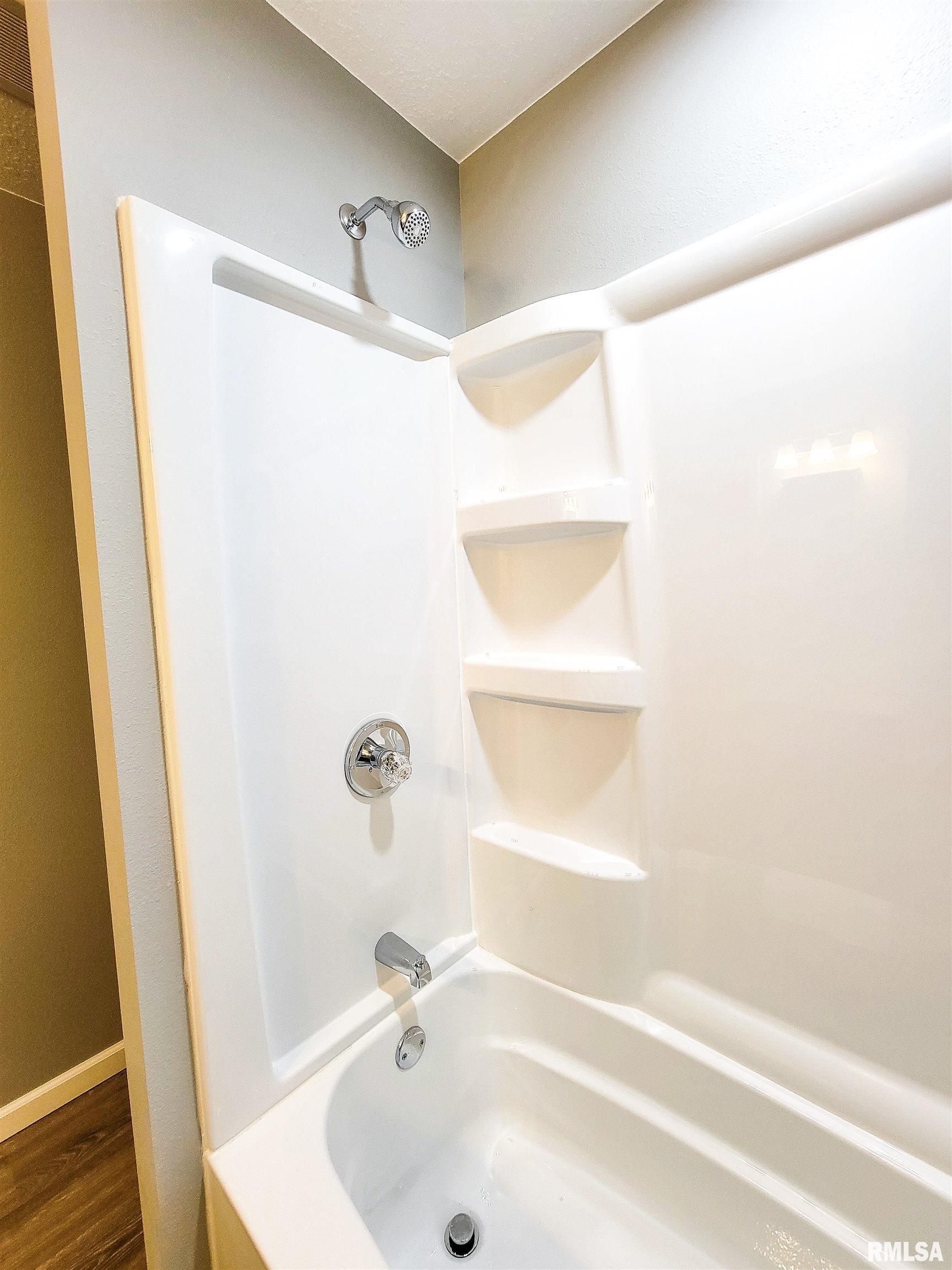 427 East 4th Street Flora, IL 62839 - Photo 59 of 77 Gallery Image 59