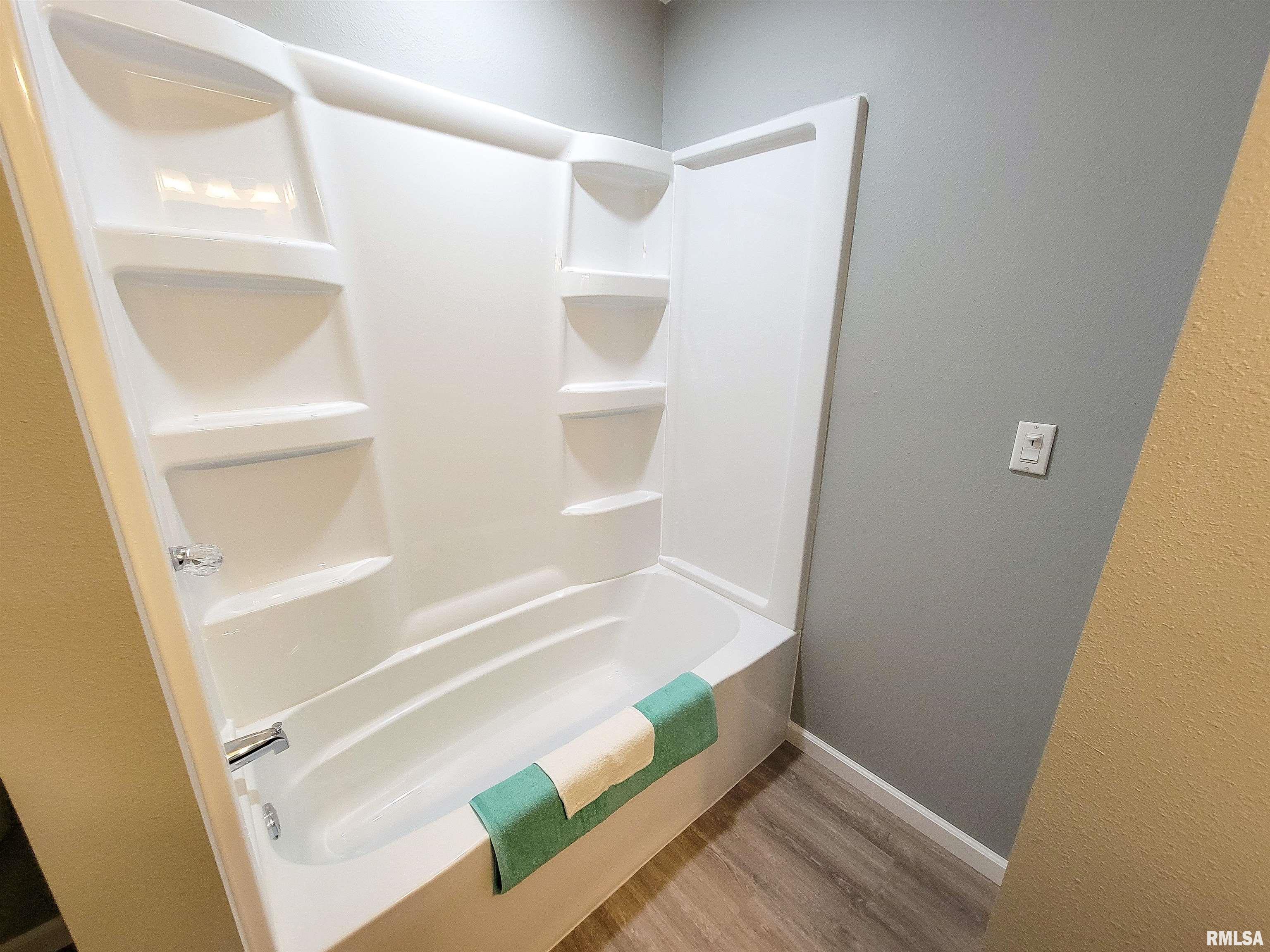 427 East 4th Street Flora, IL 62839 - Photo 60 of 77 Gallery Image 60