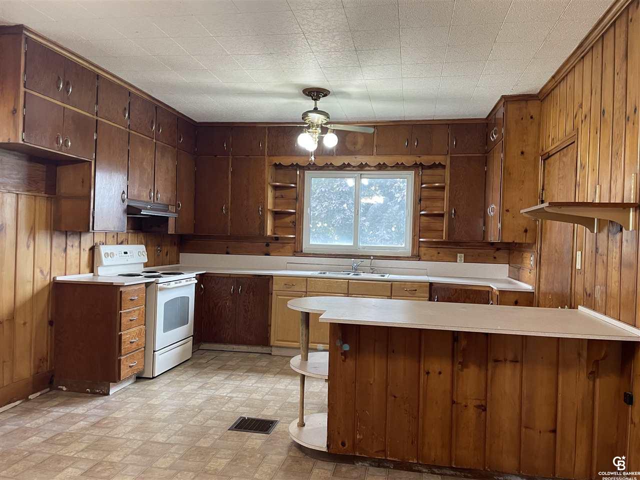 1207 West Bennington Road Owosso, MI 48867 - Photo 7 of 14 50057087-6.JPG