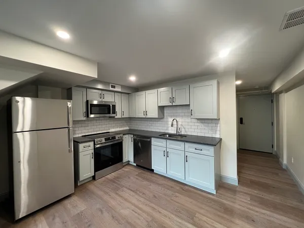 $2,045 | 160 Seabury Street, Unit 26, Fall River, MA 02720