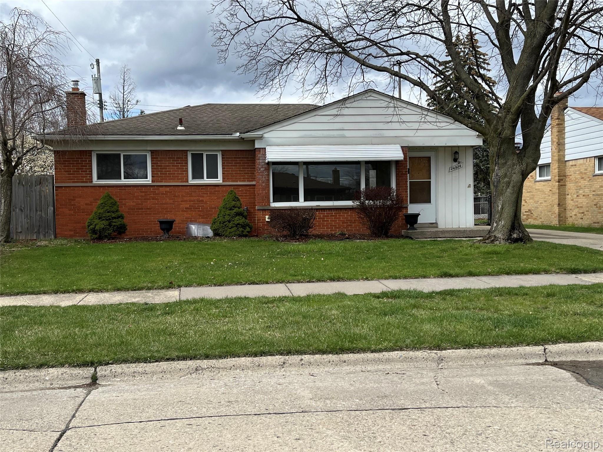 24924 Crowley Street Taylor, MI 48180 - Photo 1 of 14 1.jpg