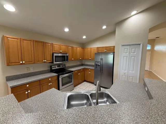 $2,600 | 6226 Bobby Jones Court, Palmetto, FL 34221