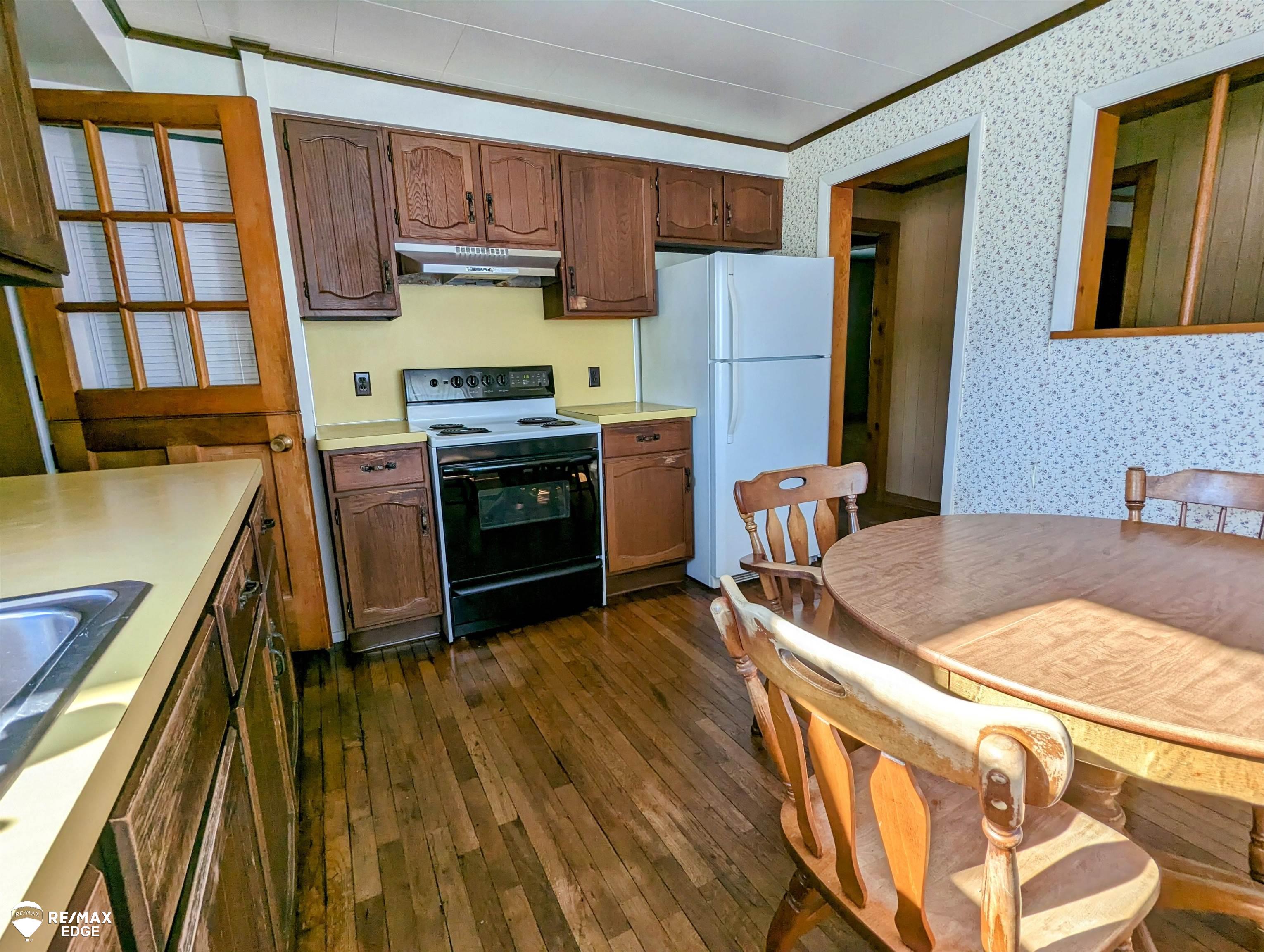 4353 North Genesee Road Flint, MI 48506 - Photo 6 of 19 50100869-5.JPG
