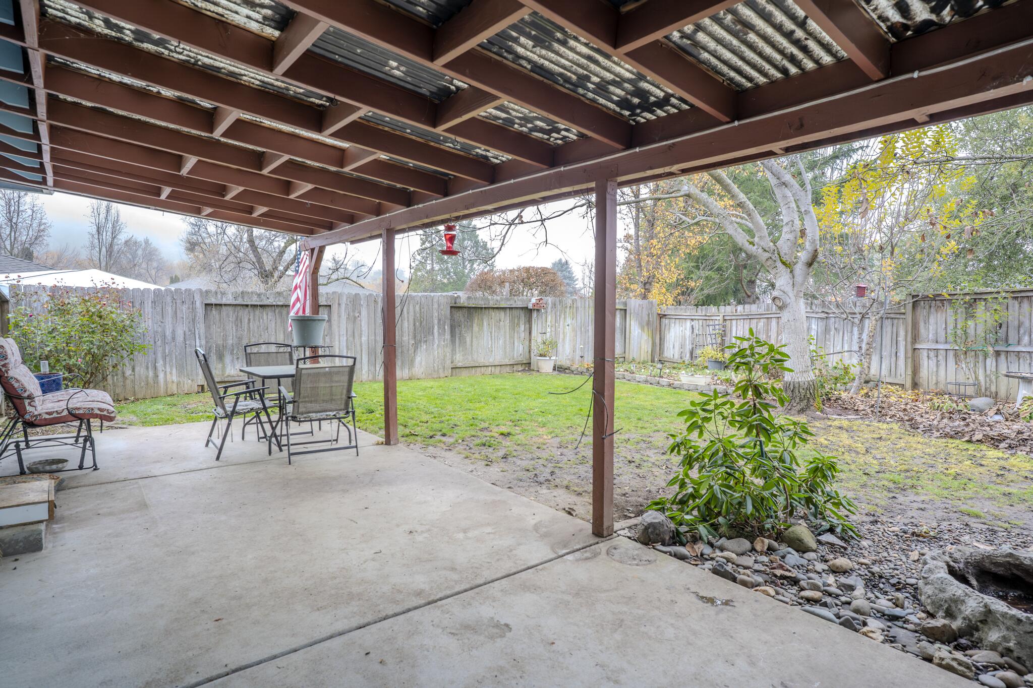 125 Meadow View Drive Phoenix, OR 97535 - Photo 25 of 27 DSC05208 - Copy