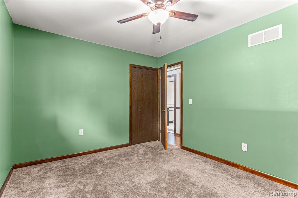 20227 Roche Road Trenton, MI 48183 - Photo 22 of 31 Gallery Image 22
