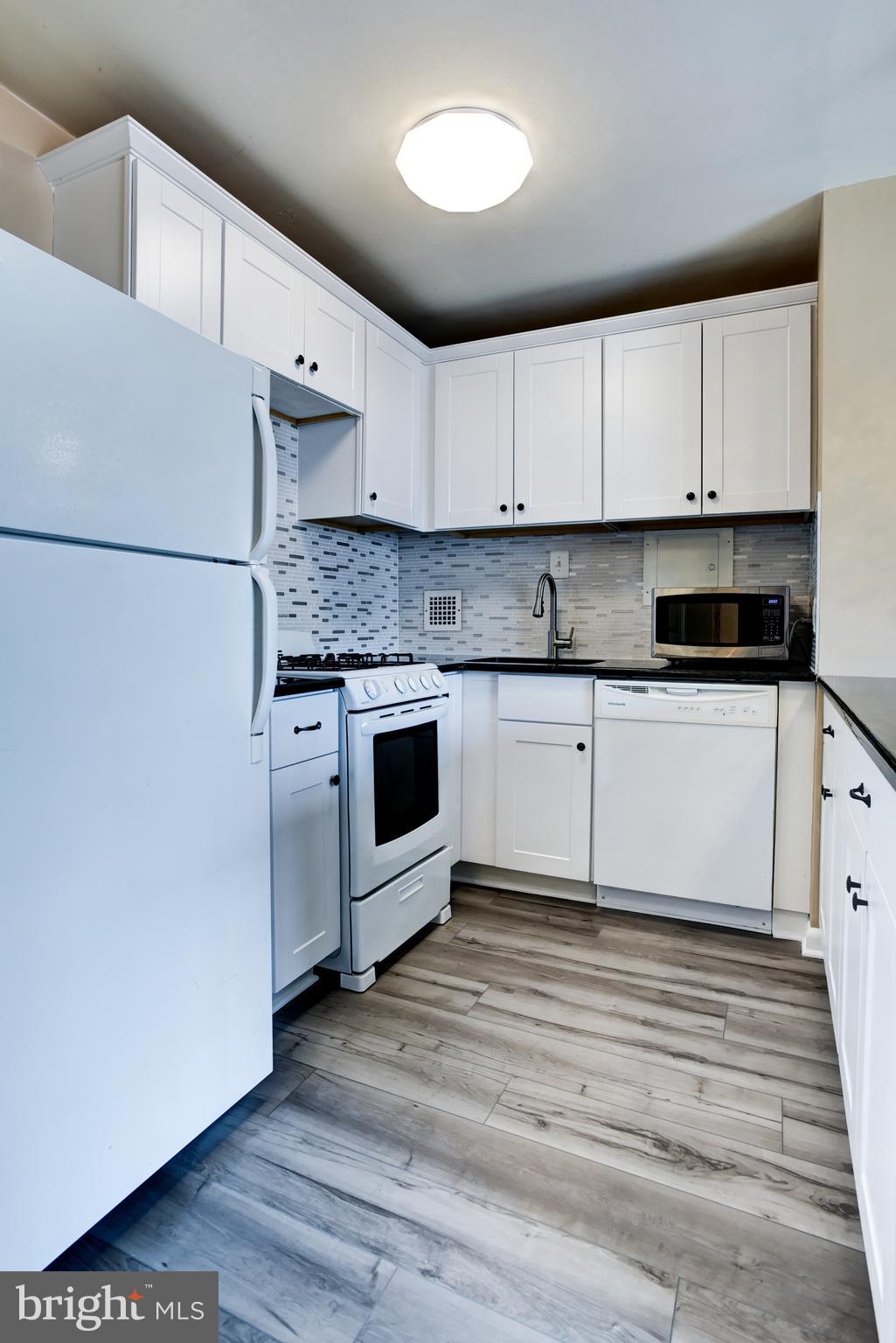 950 25th Street Northwest, Unit 927N Washington, DC 20037 - Photo 11 of 32 Kitchen