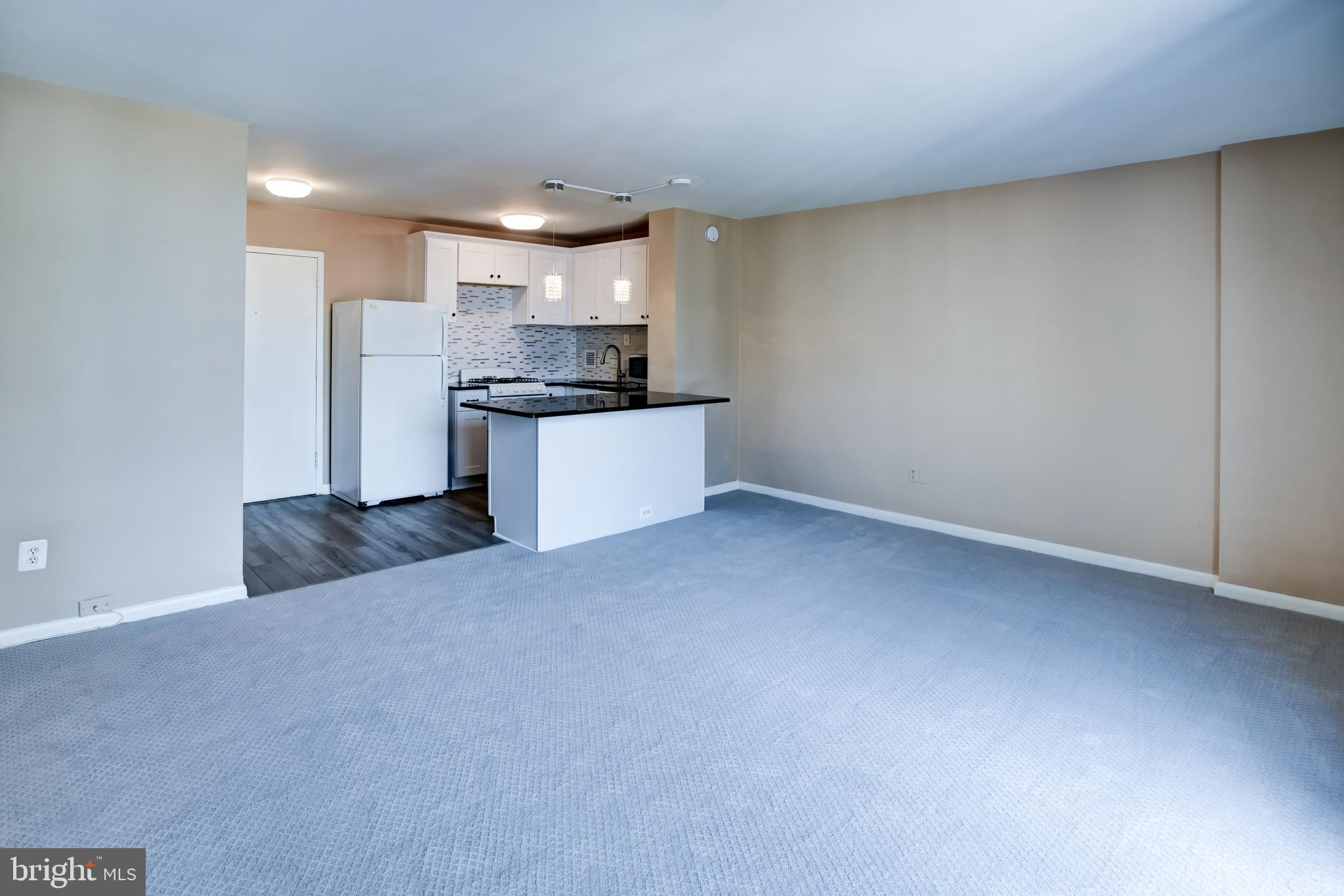 950 25th Street Northwest, Unit 927N Washington, DC 20037 - Photo 13 of 32 Living Room