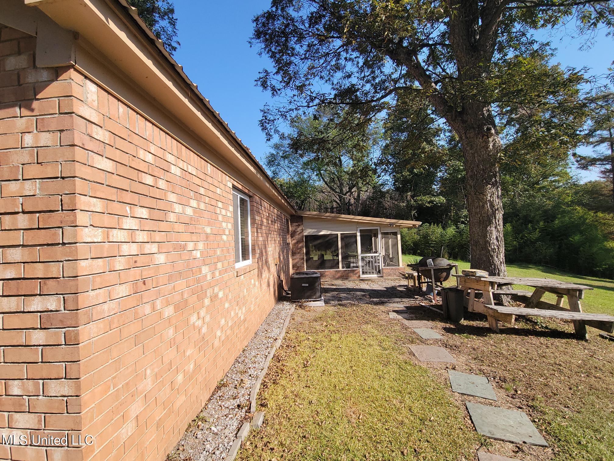 5675 Dubbs Road Dundee, MS 38626 - Photo 34 of 51 Pic 9