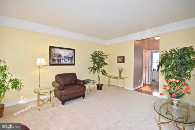 2425 Logmill Road Haymarket, VA 20169 - Photo 7 of 30 Living Room