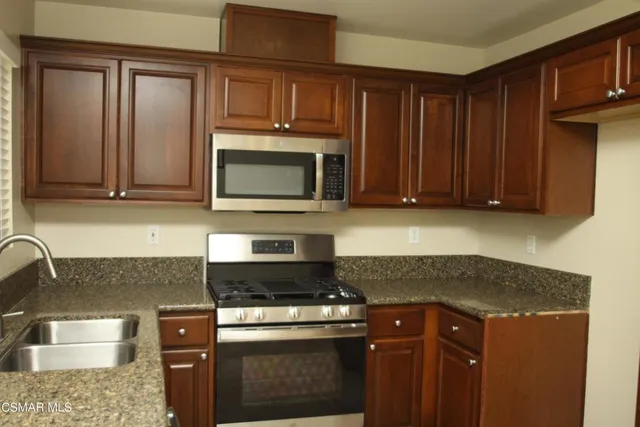 $3,900 | 5443 Camino Compadre, Camarillo, CA 93012