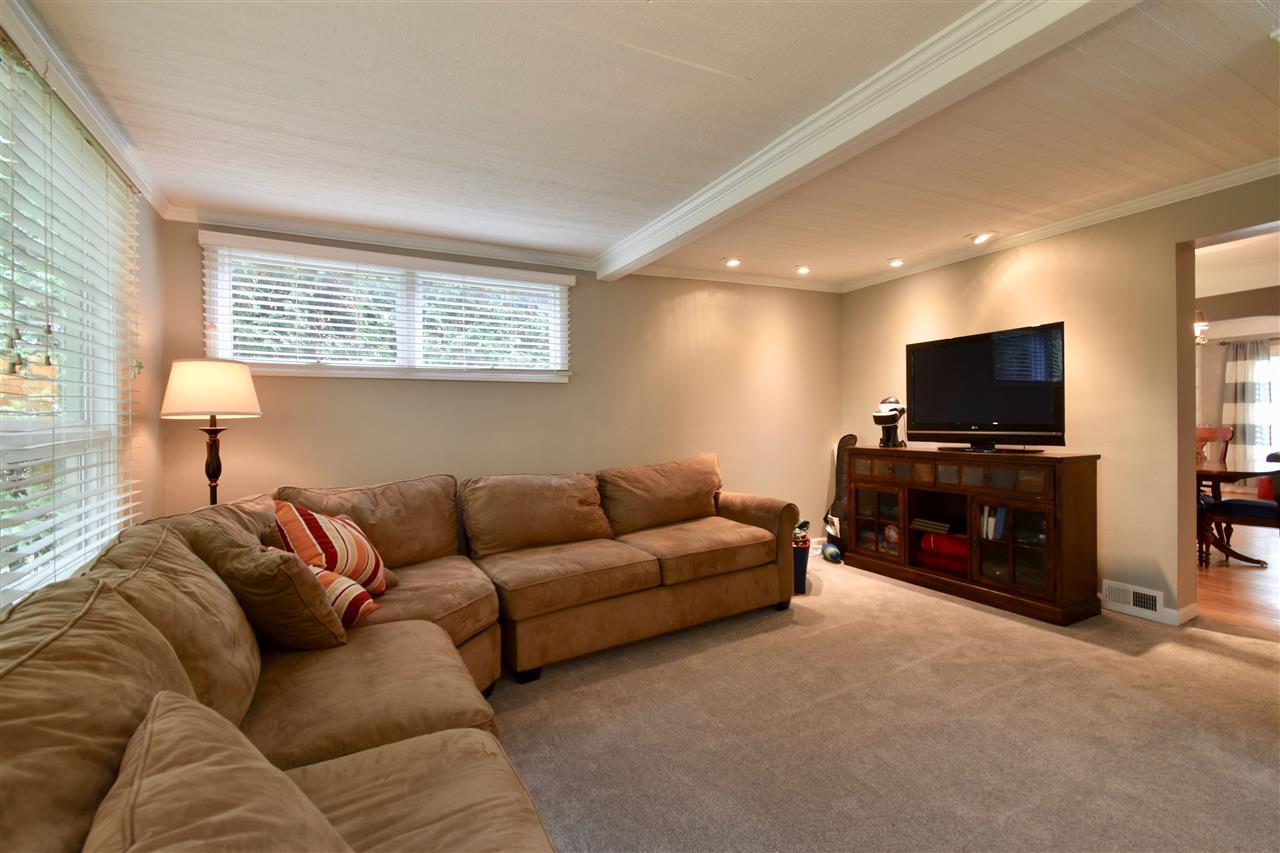1771 Littlestone Road Grosse Pointe, MI 48236 - Photo 18 of 31 50026796-17.JPG