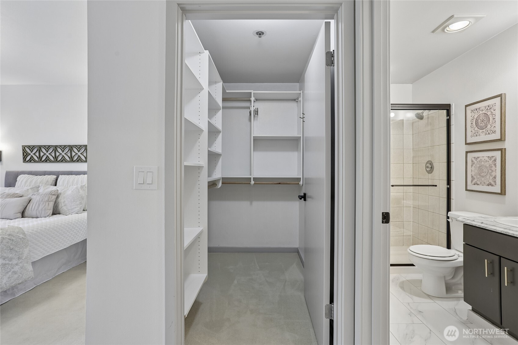 701 Galer Street, Unit 813 Seattle, WA 98109 - Photo 21 of 40