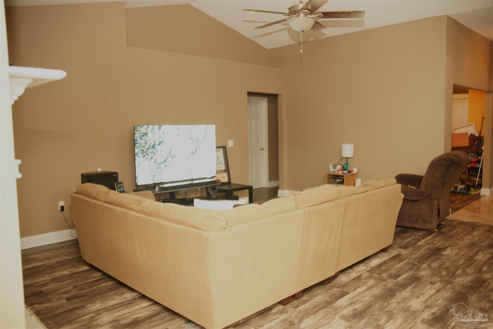 4804 Ribault Lane Milton, FL 32570 - Photo 3 of 9