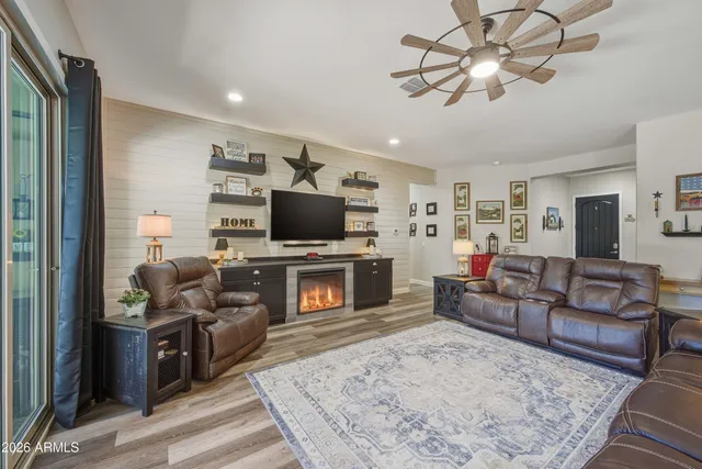 $895,000 | 5047 South Ellesmere Street, Gilbert, AZ 85298