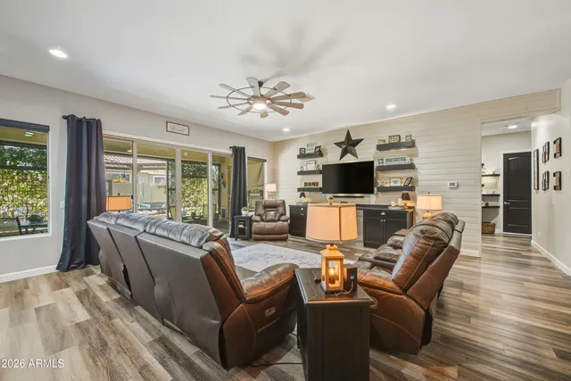 $895,000 | 5047 South Ellesmere Street, Gilbert, AZ 85298