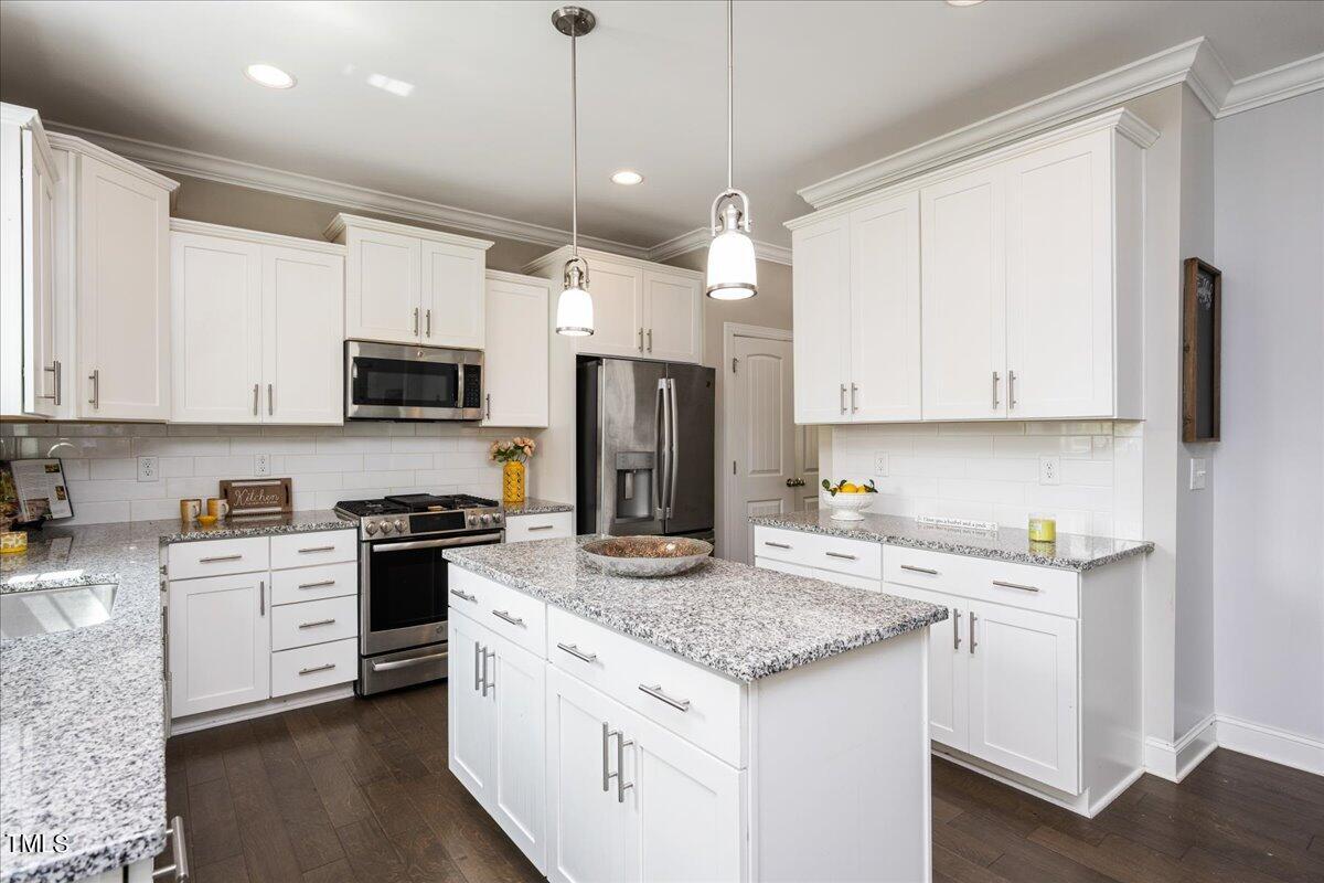 333 Daniel Ridge Rd. Wendell, NC 27591 - Photo 2 of 32 08-- 12