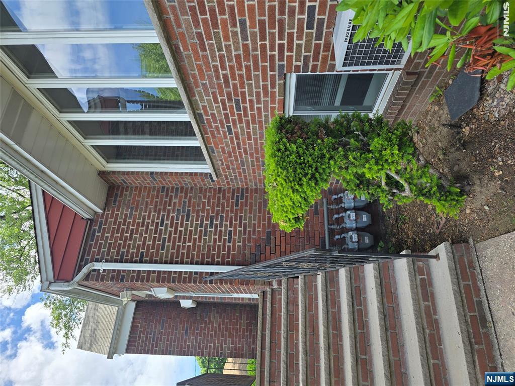 639 Oakdene Avenue, Unit 1 Ridgefield, NJ 07657 - Photo 1 of 27