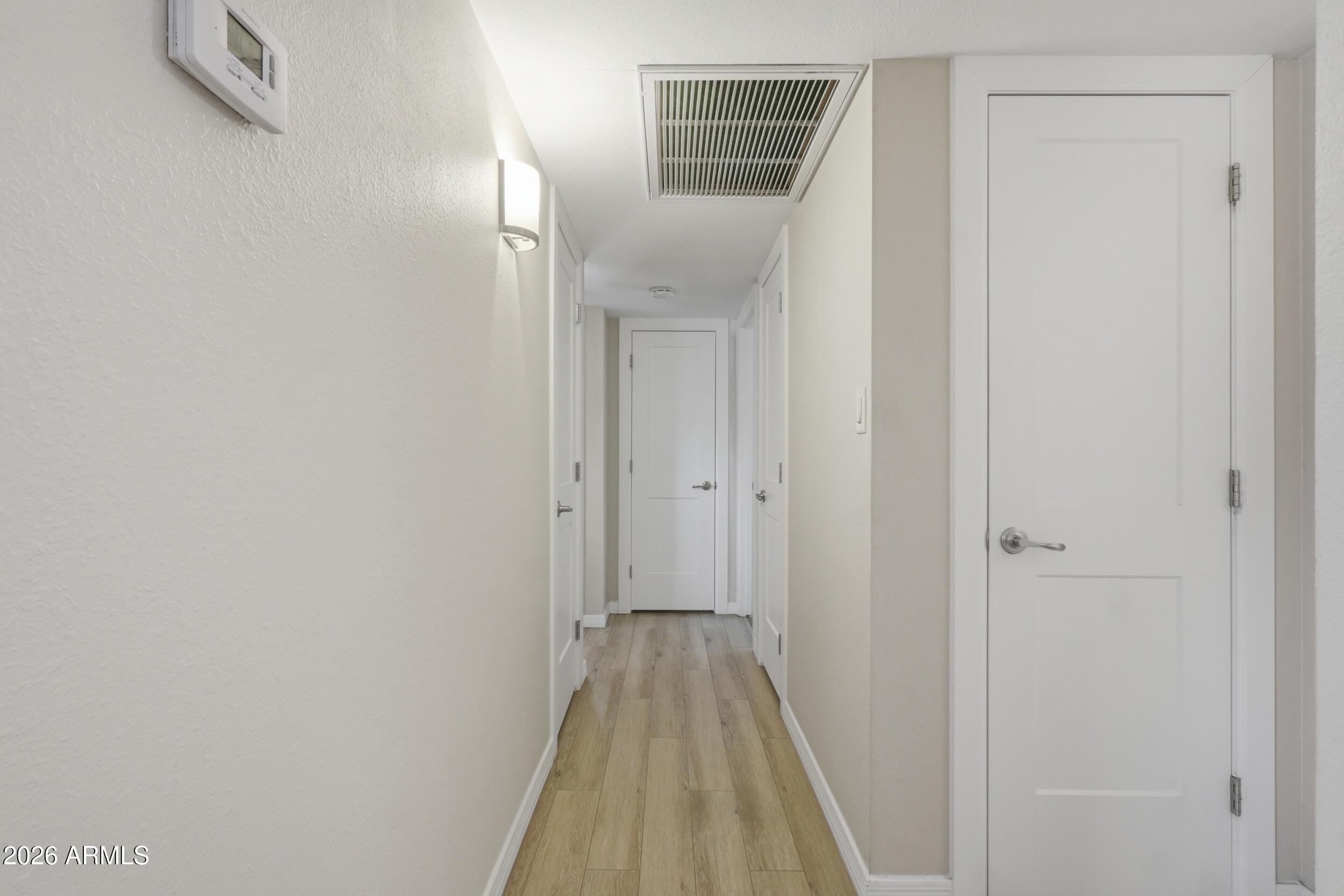1236 East Del Rio Drive Tempe, AZ 85282 - Photo 9 of 25 Hallway