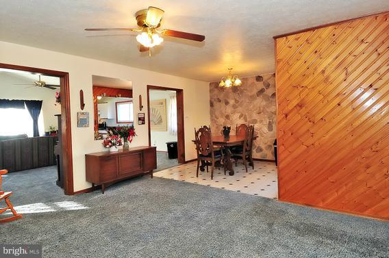 134 Magothy Beach Road Pasadena, MD 21122 - Photo 12 of 16 Living Room