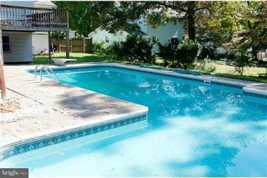134 Magothy Beach Road Pasadena, MD 21122 - Photo 16 of 16 Pool in season